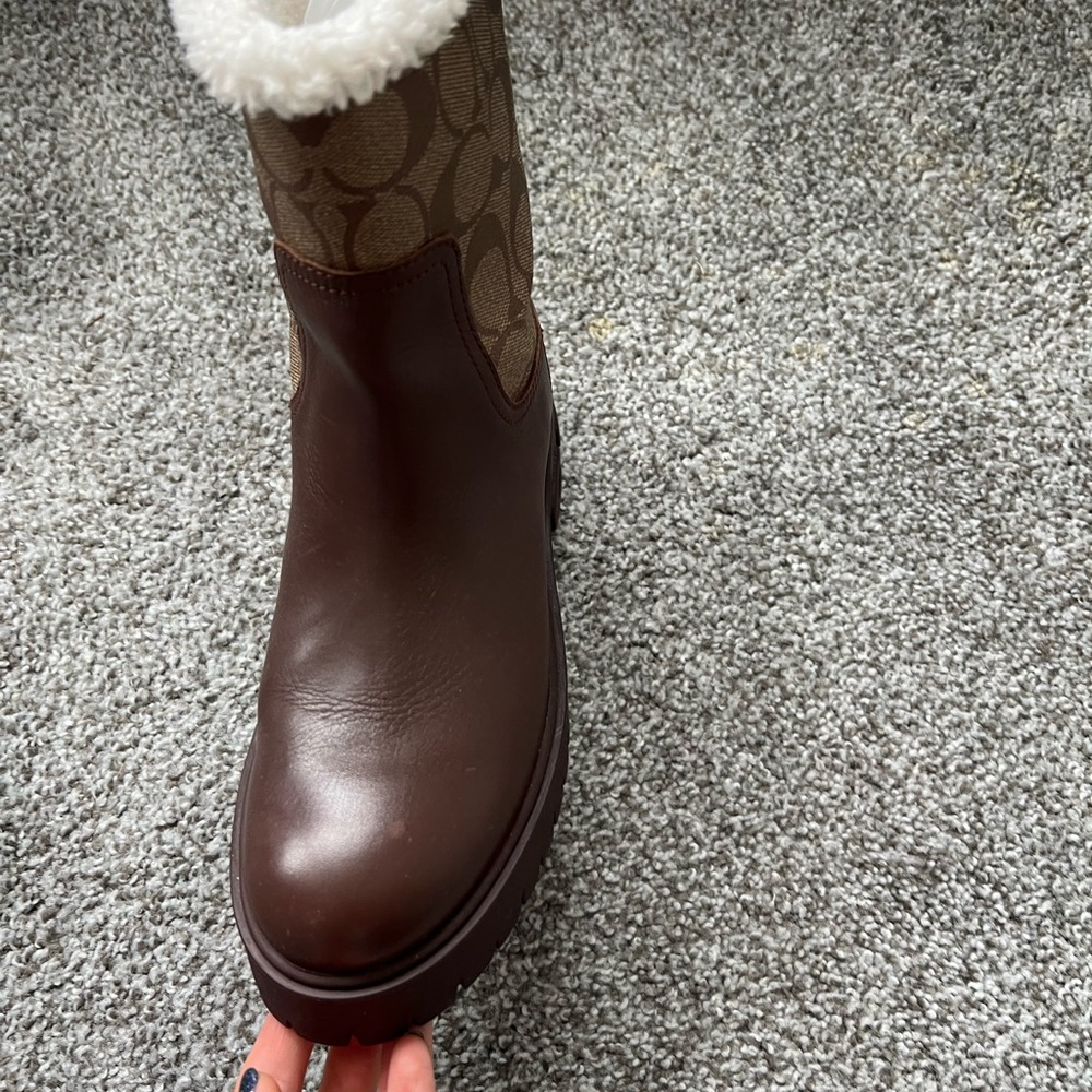 Coach Brown and Cream Winter Boots - Picture 4 of 5
